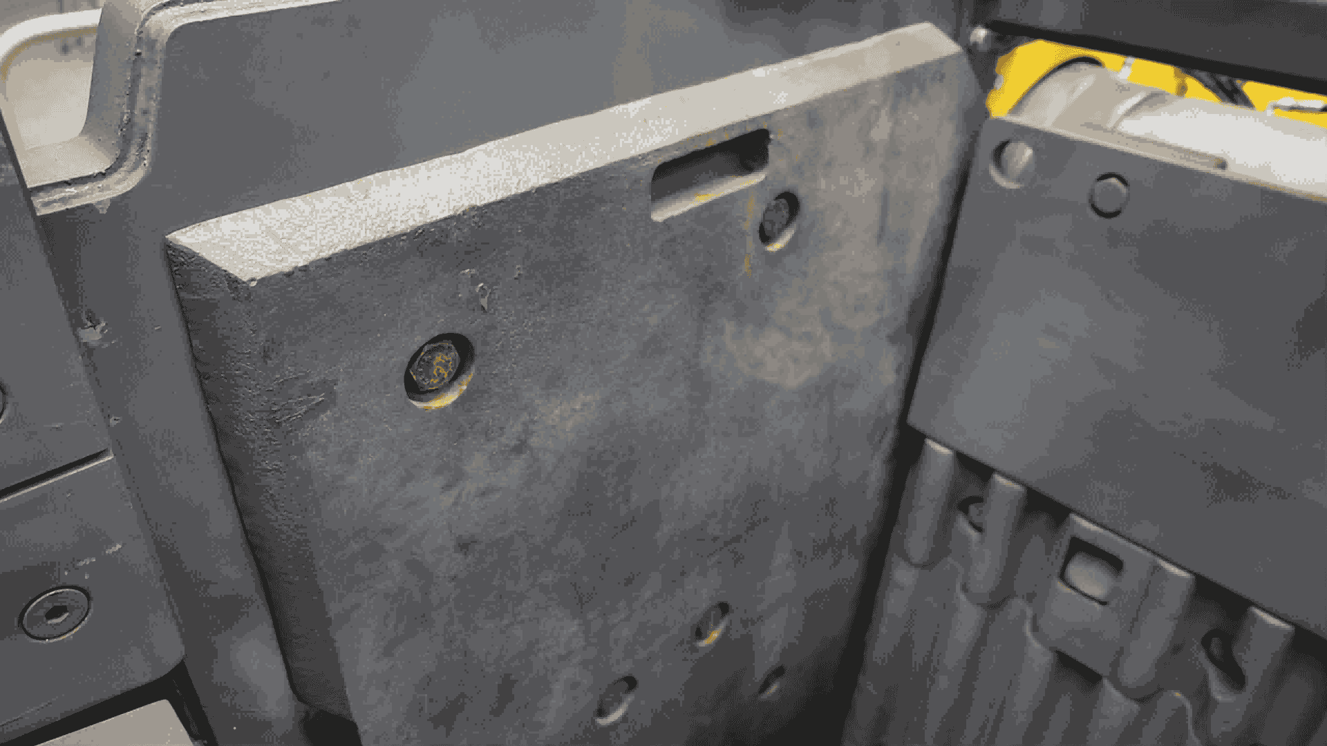 cheek plate jaw crusher parts